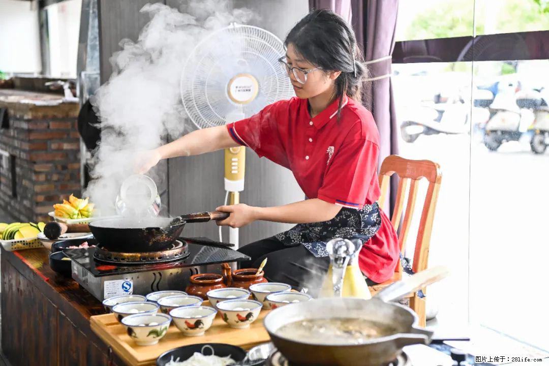 全网追的“扁担女孩”，找了一份暑假工，时薪12元 - 天津生活资讯 - 天津28生活网 tj.28life.net